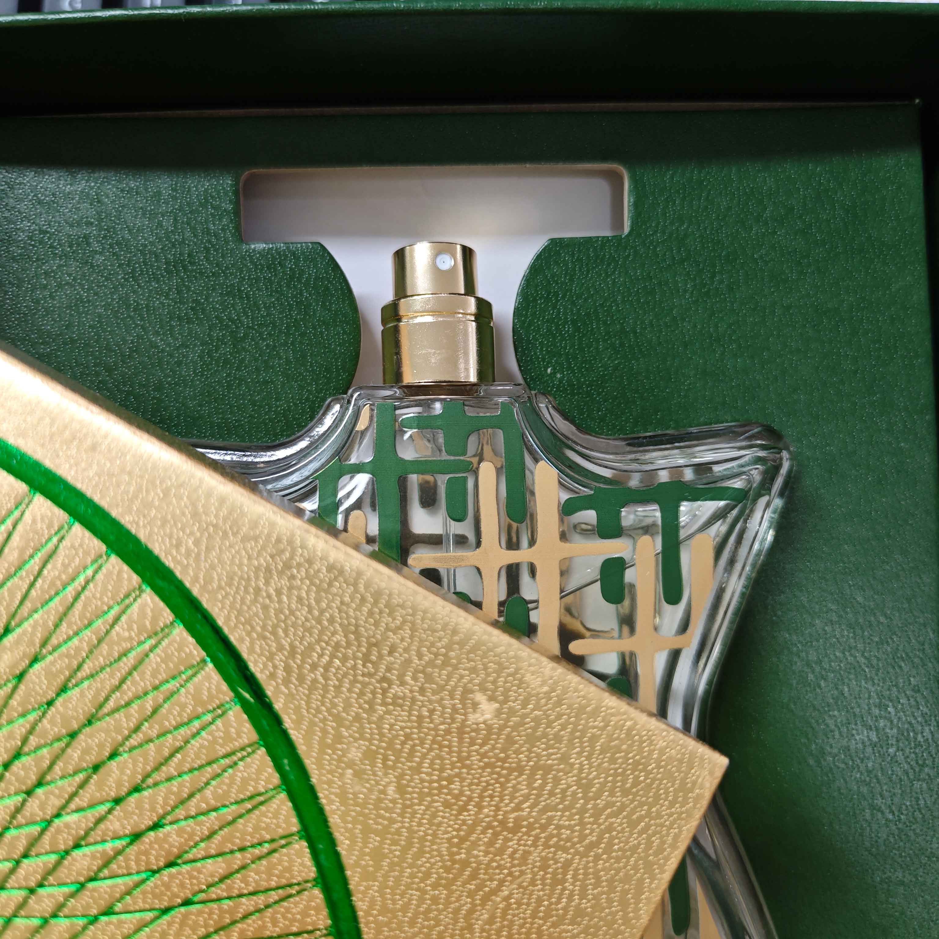 Perfume Fragrance Levels - Roeder limited parfum, rozenkaneel warme en